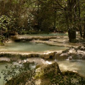 Les gours de l'Huveaune ourlée de travertin blanc