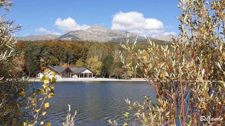 plan d'eau de saint-bonnet-en-Champsaur restaurant - club nautique et de surveillance baignade